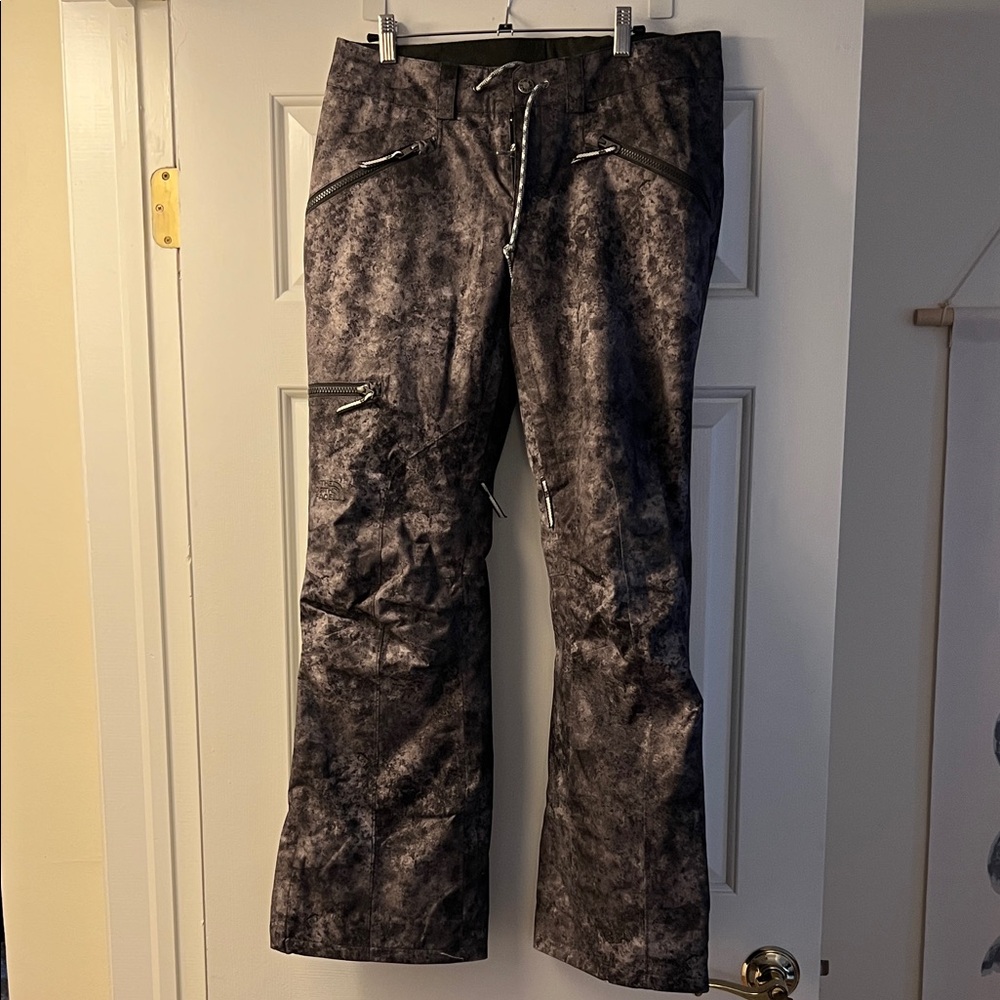 North face black and grey ski/snowboard pants